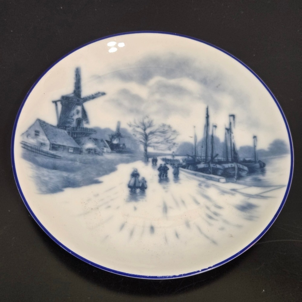 Hutschenreuther 8.5" Plate Selb Bavaria Blue White Windmill Boats Dutch Scene